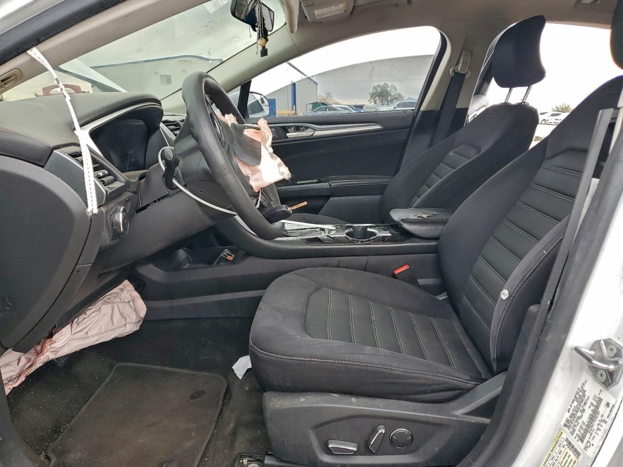 Ford Fusion Se Image 6