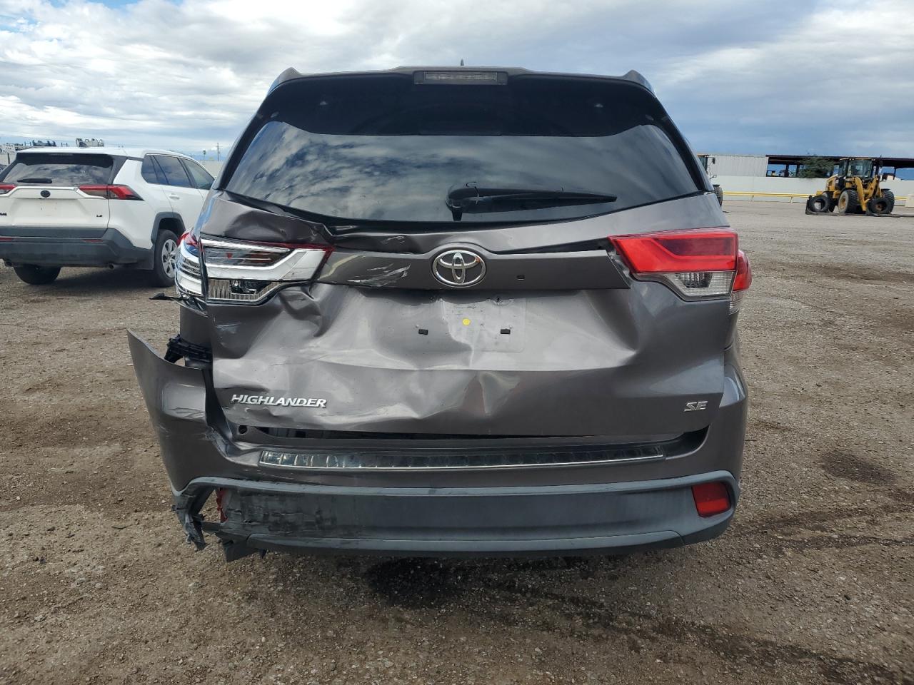 Toyota Highlander Se Image 7