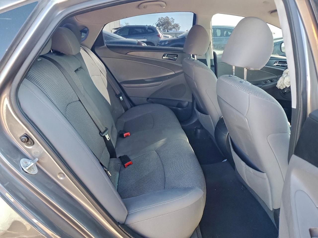 Hyundai SONATA Gls Image 12