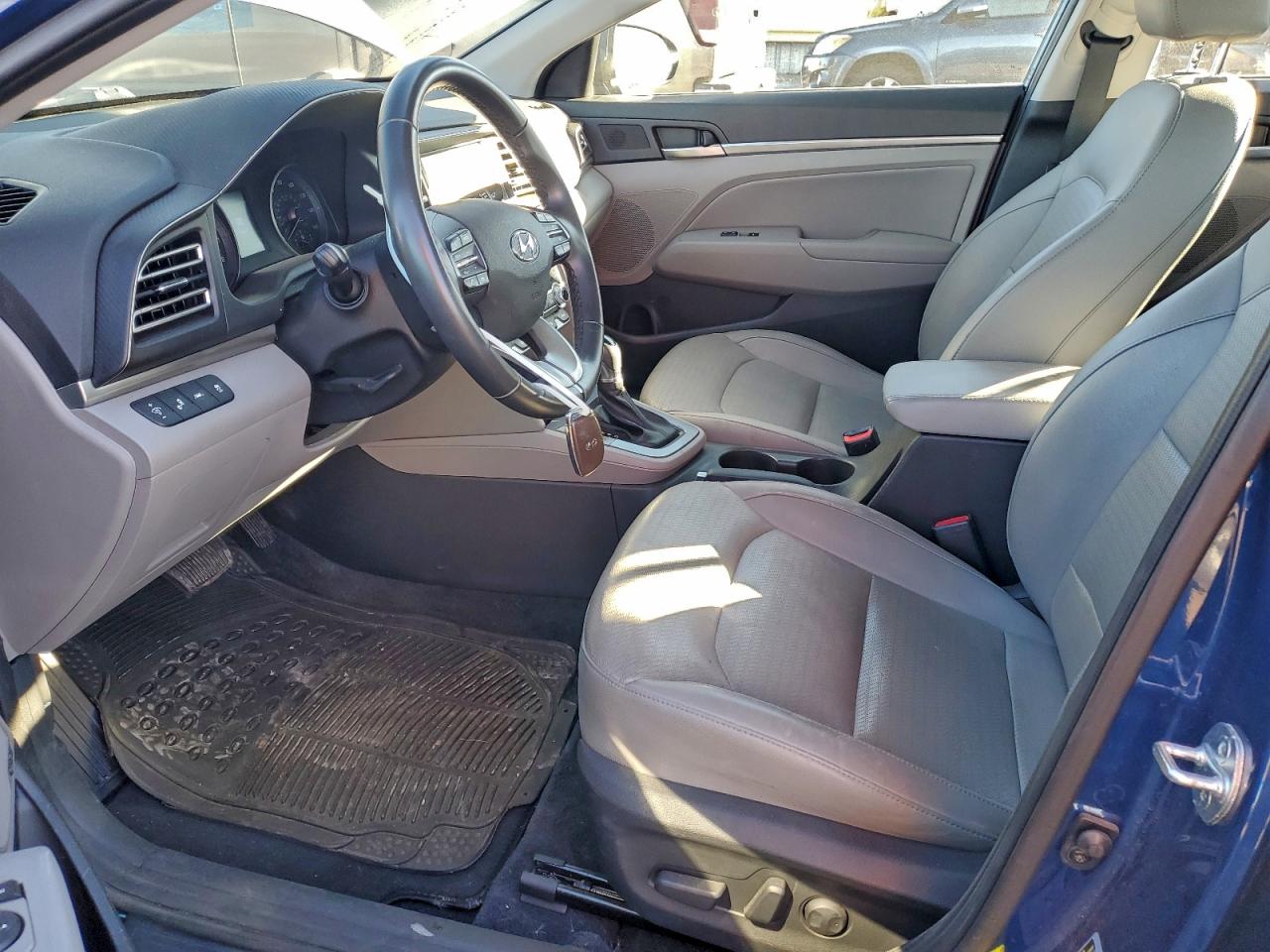 Hyundai ELANTRA Sel Image 9