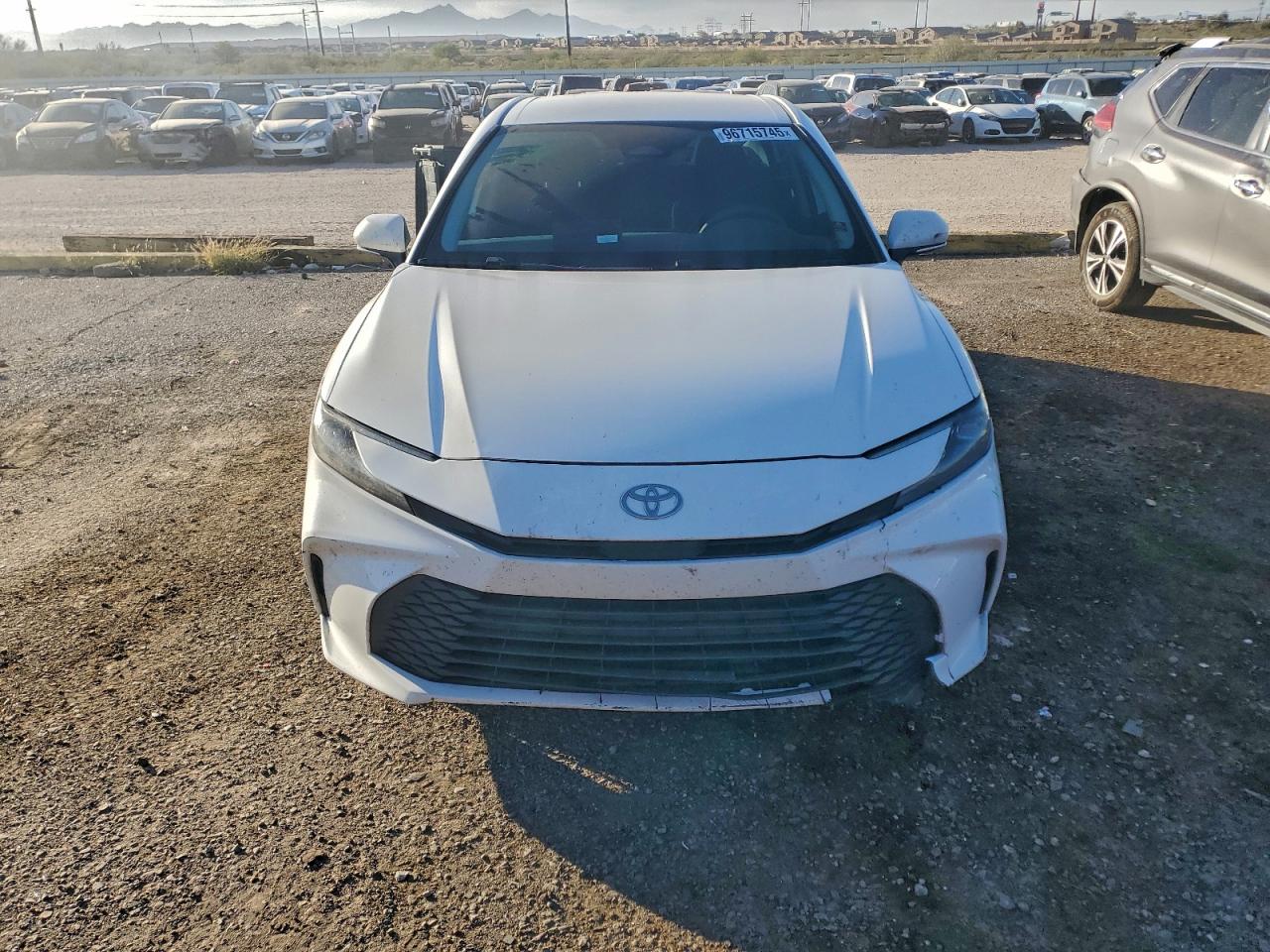 Toyota Camry Xse Image 3