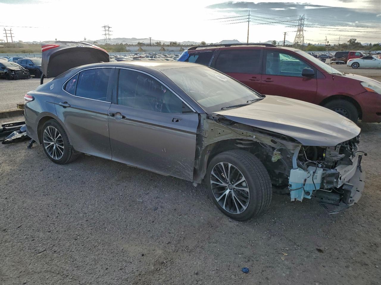 Toyota Camry Se Image 12