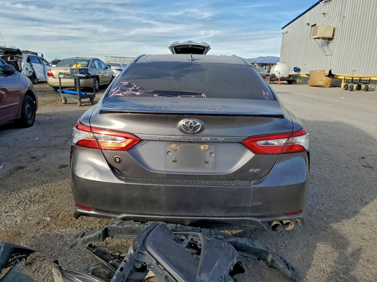 Toyota Camry Se Image 3