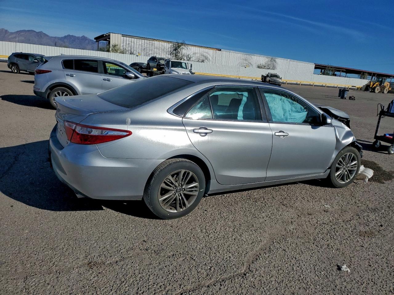 Toyota Camry Le Image 2