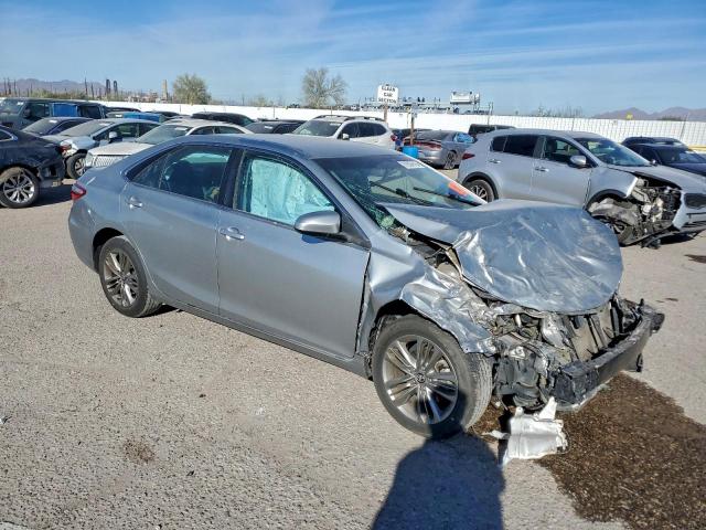 Toyota Camry Le Image 3