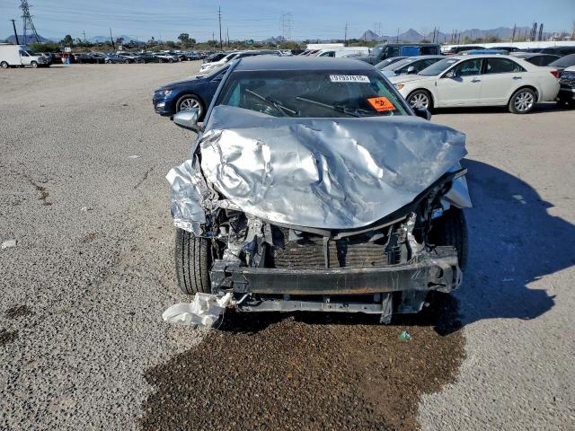 Toyota Camry Le Image 4