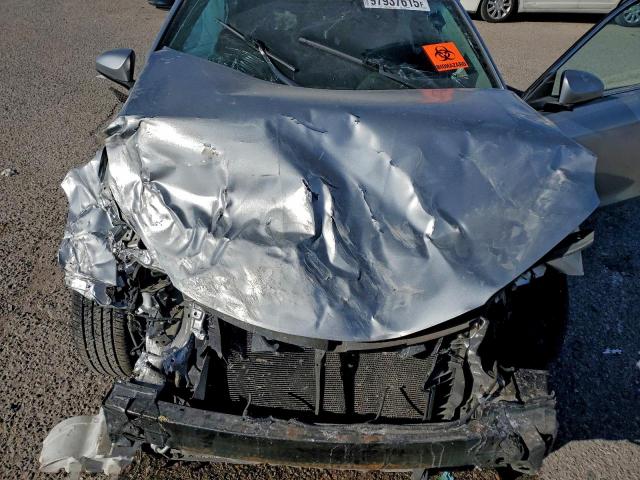 Toyota Camry Le Image 8