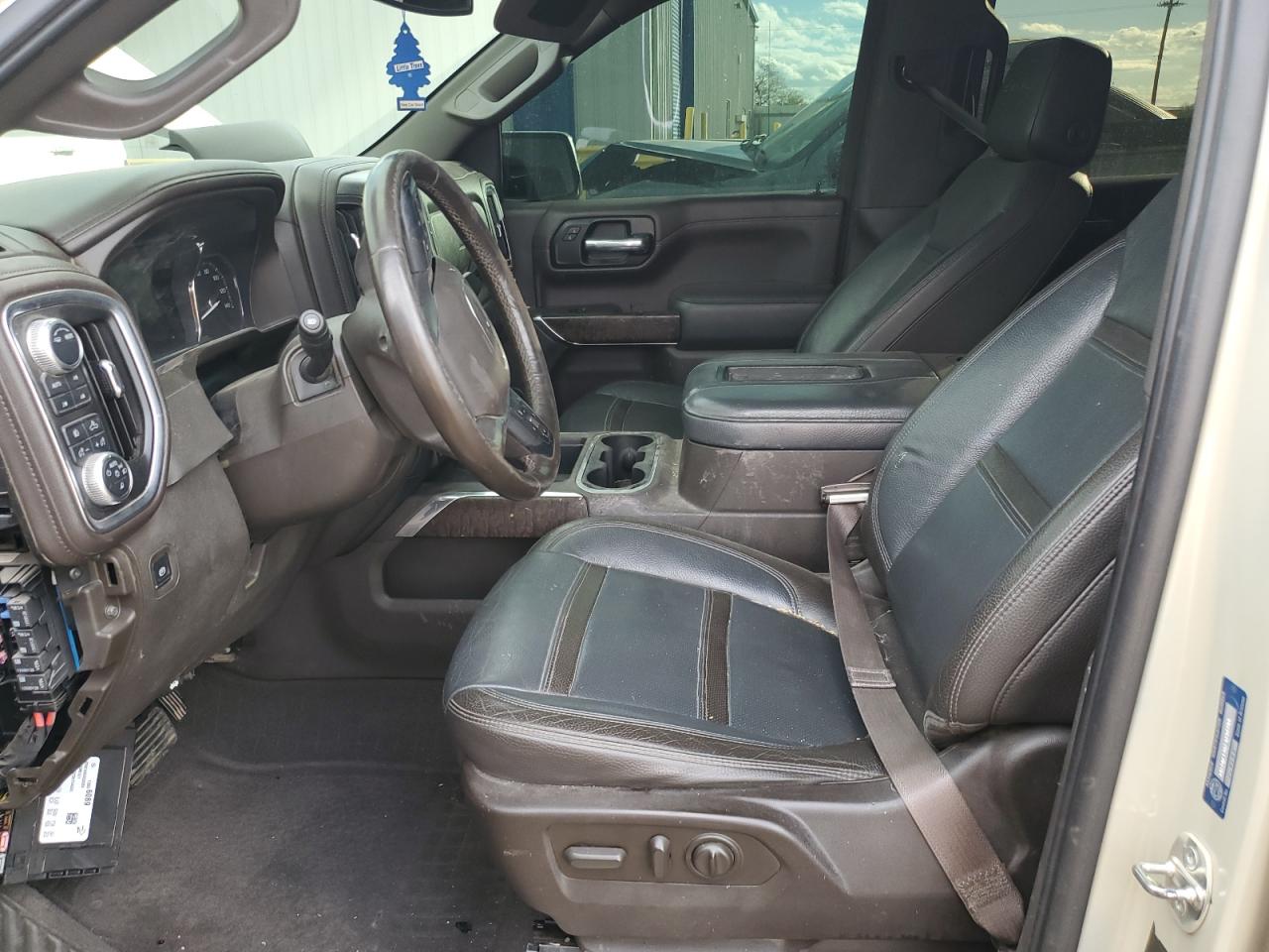 GMC Sierra C1500 Denali Image 11