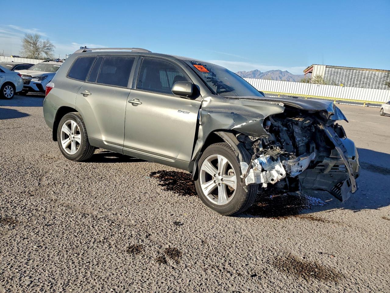 Toyota Highlander Sport Image 9