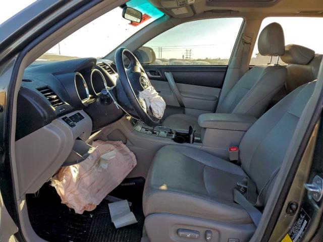 Toyota Highlander Sport Image 8