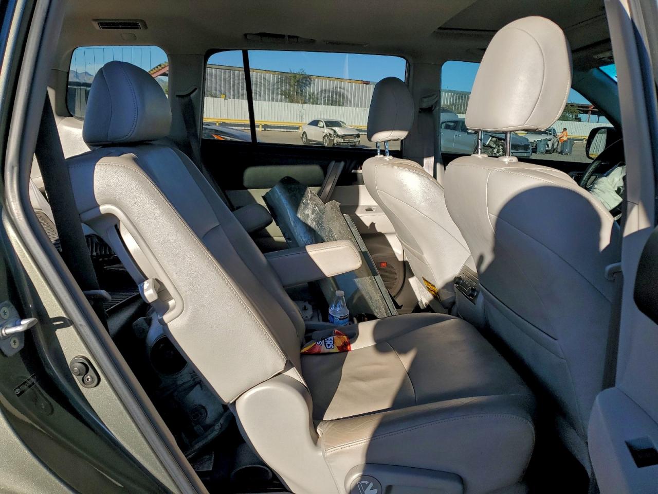 Toyota Highlander Sport Image 10