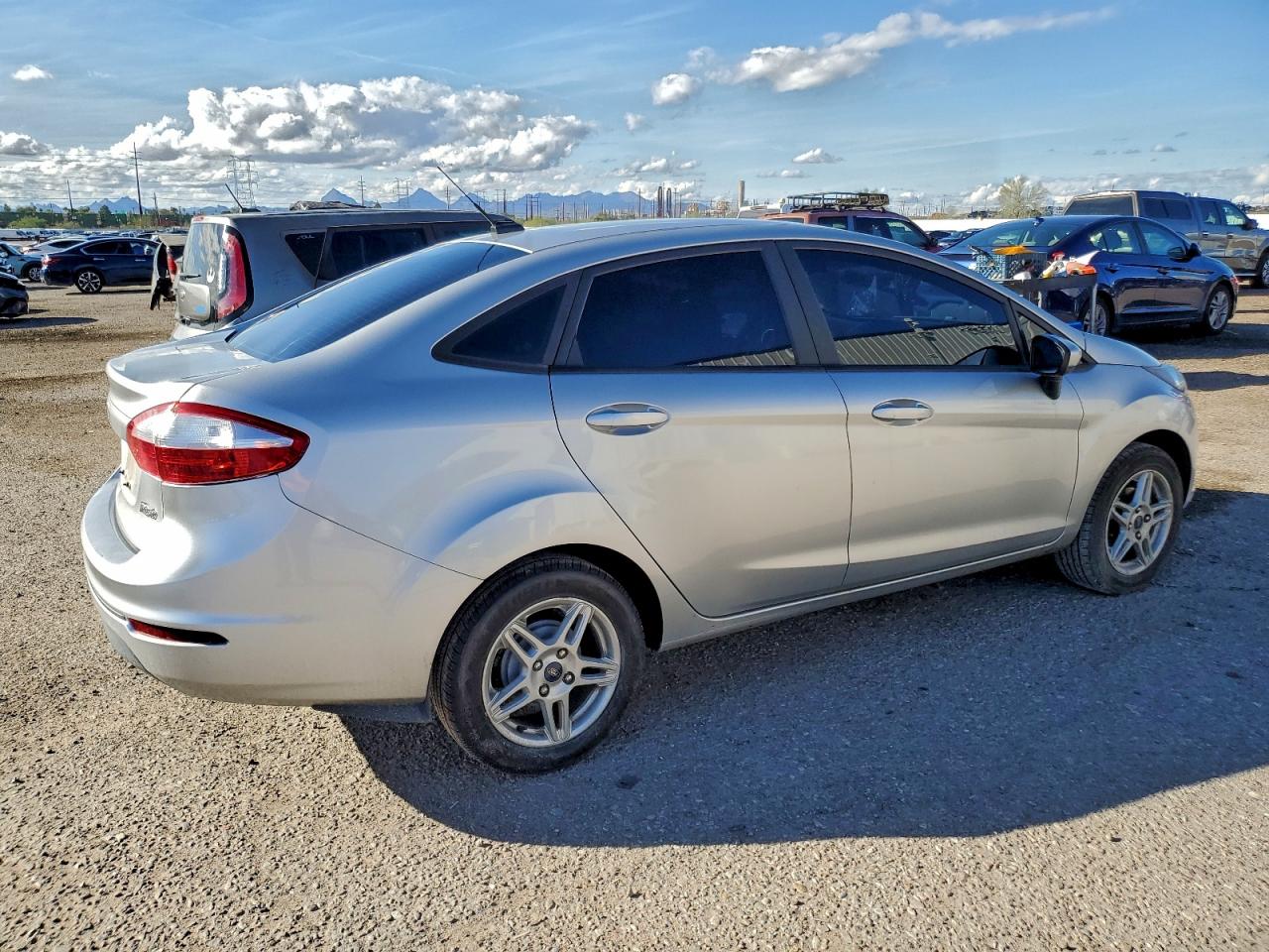 Ford Fiesta Se Image 10