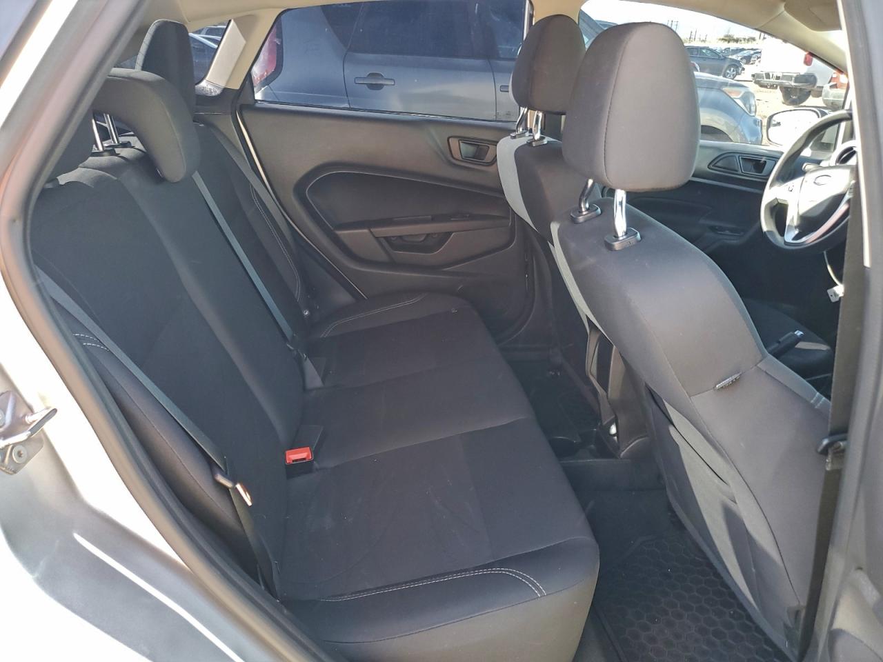 Ford Fiesta Se Image 8