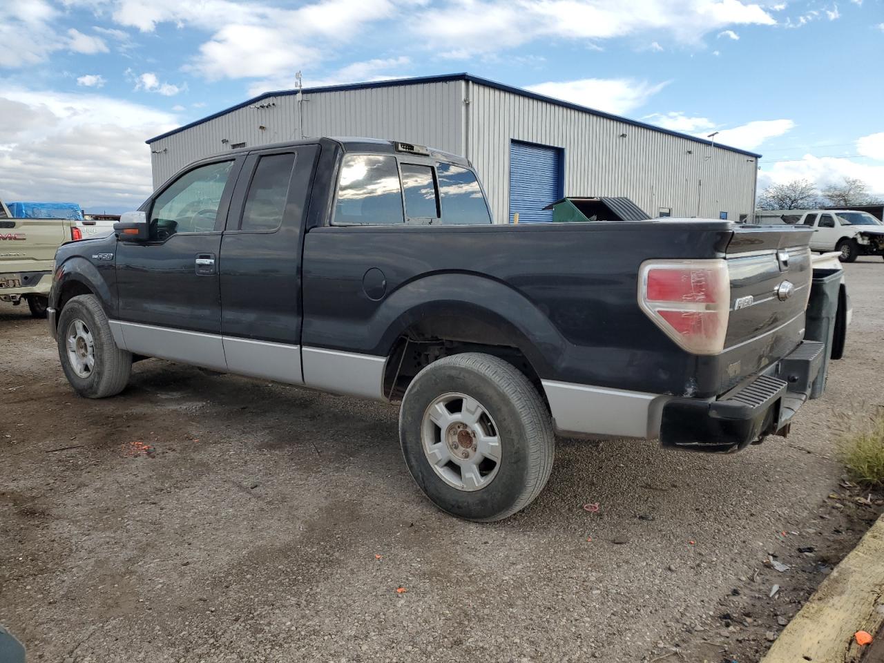 Ford F-150 Super Cab Image 8