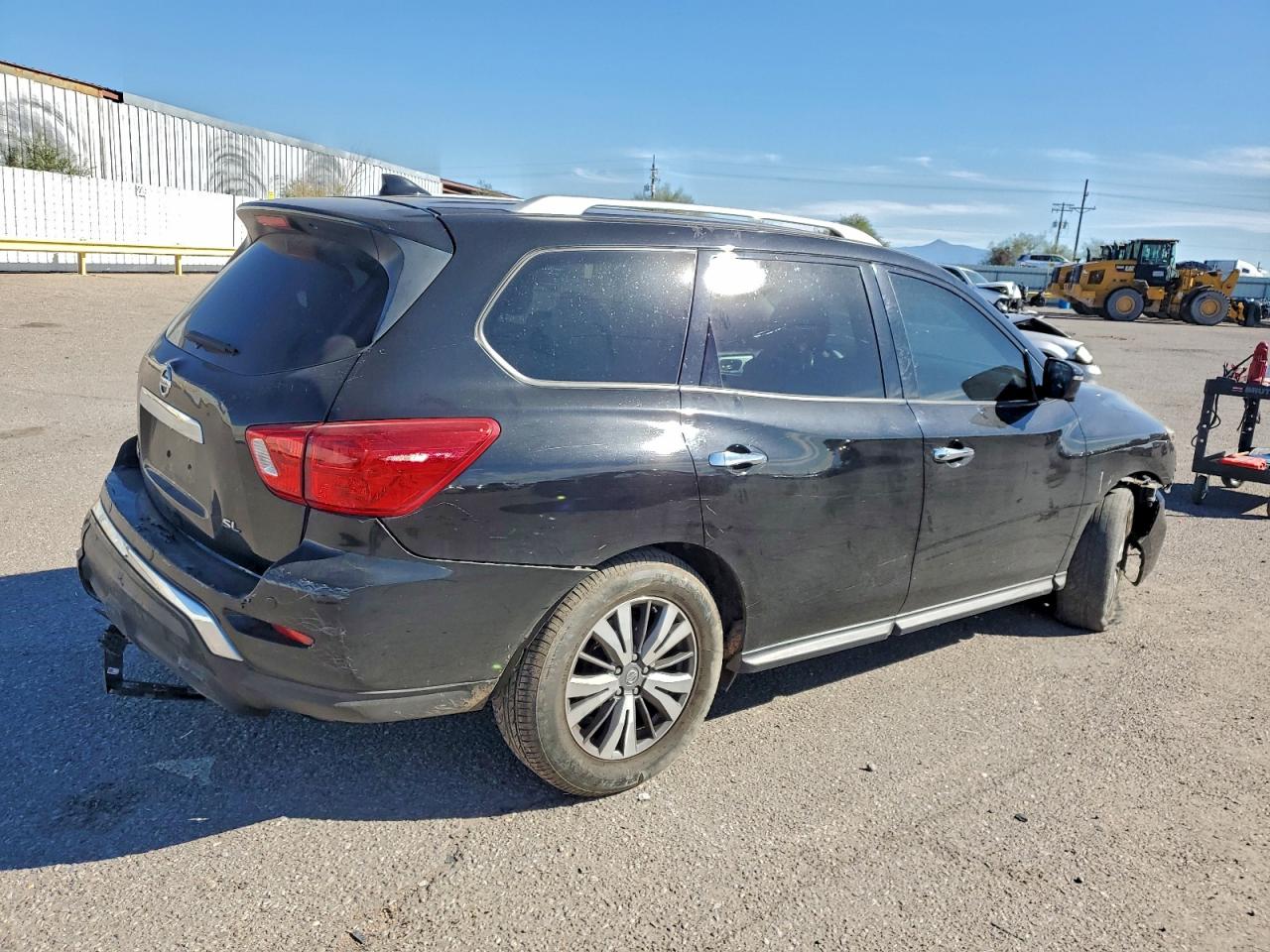 Nissan Pathfinder S Image 3