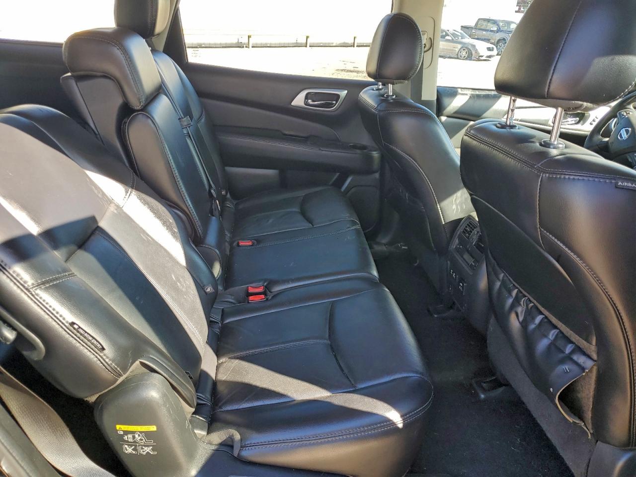 Nissan Pathfinder S Image 7