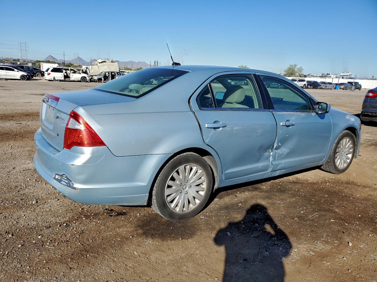 Ford Fusion Hybrid Image 3