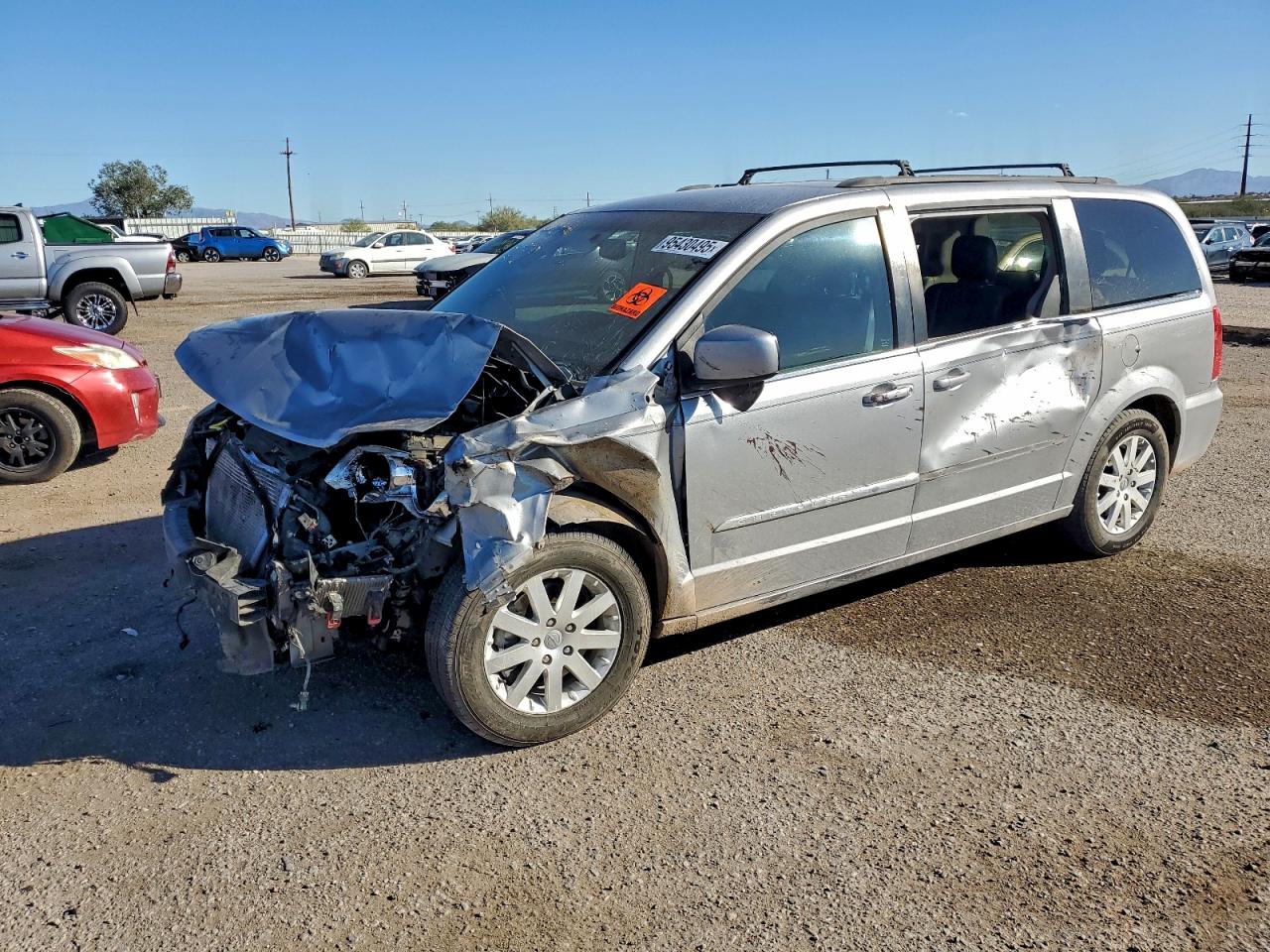 Chrysler Minivan Touring Image 1