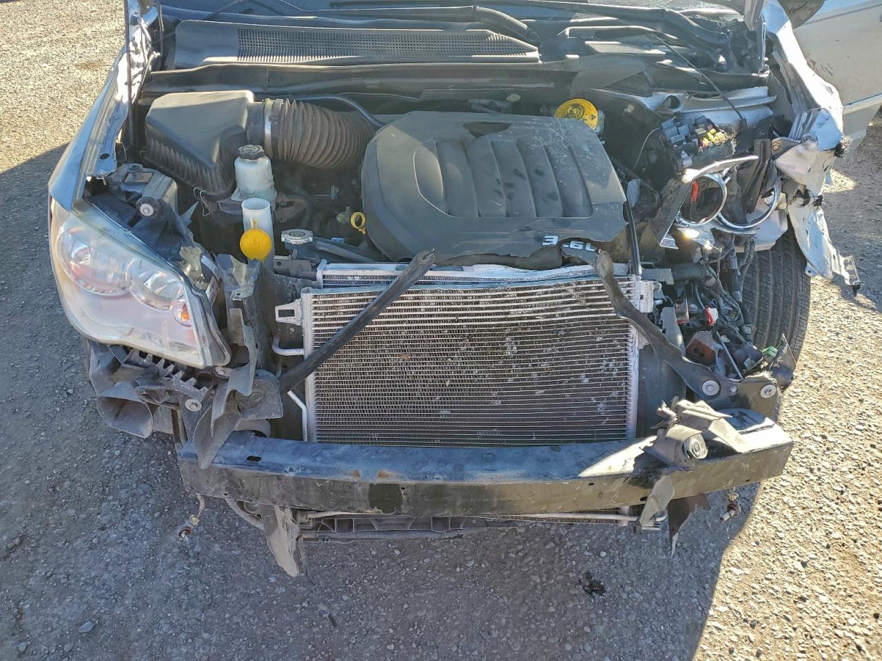 Chrysler Minivan Touring Image 12