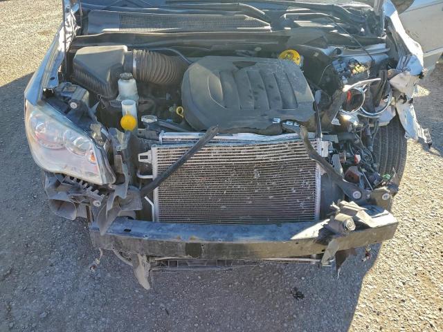 Chrysler Minivan Touring Image 12