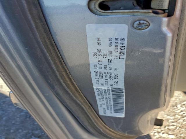 Chrysler Minivan Touring Image 11