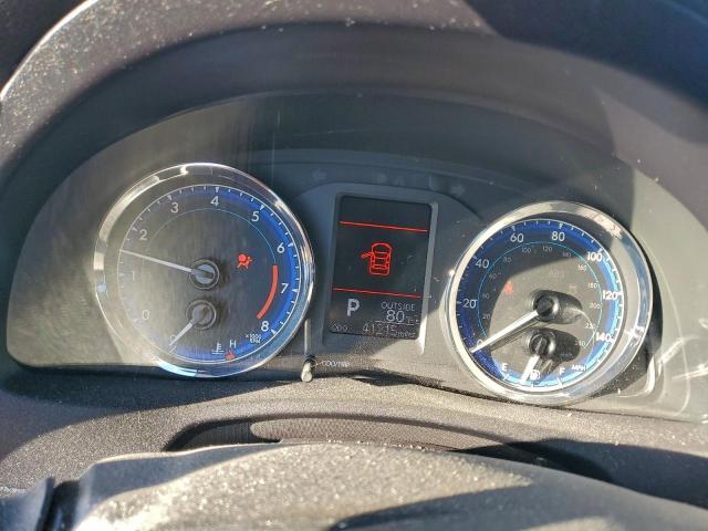 Toyota Corolla L Image 9