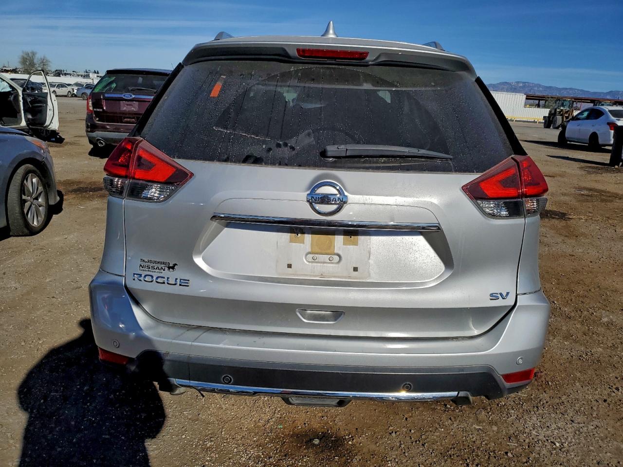 Nissan Rogue S Image 6