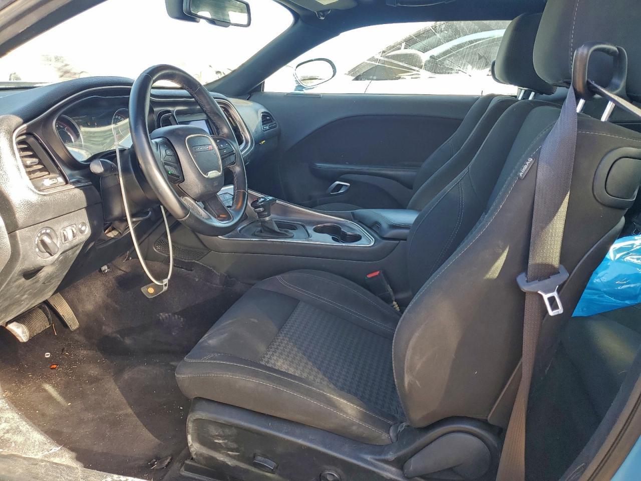 Dodge Challenger Sxt Image 8