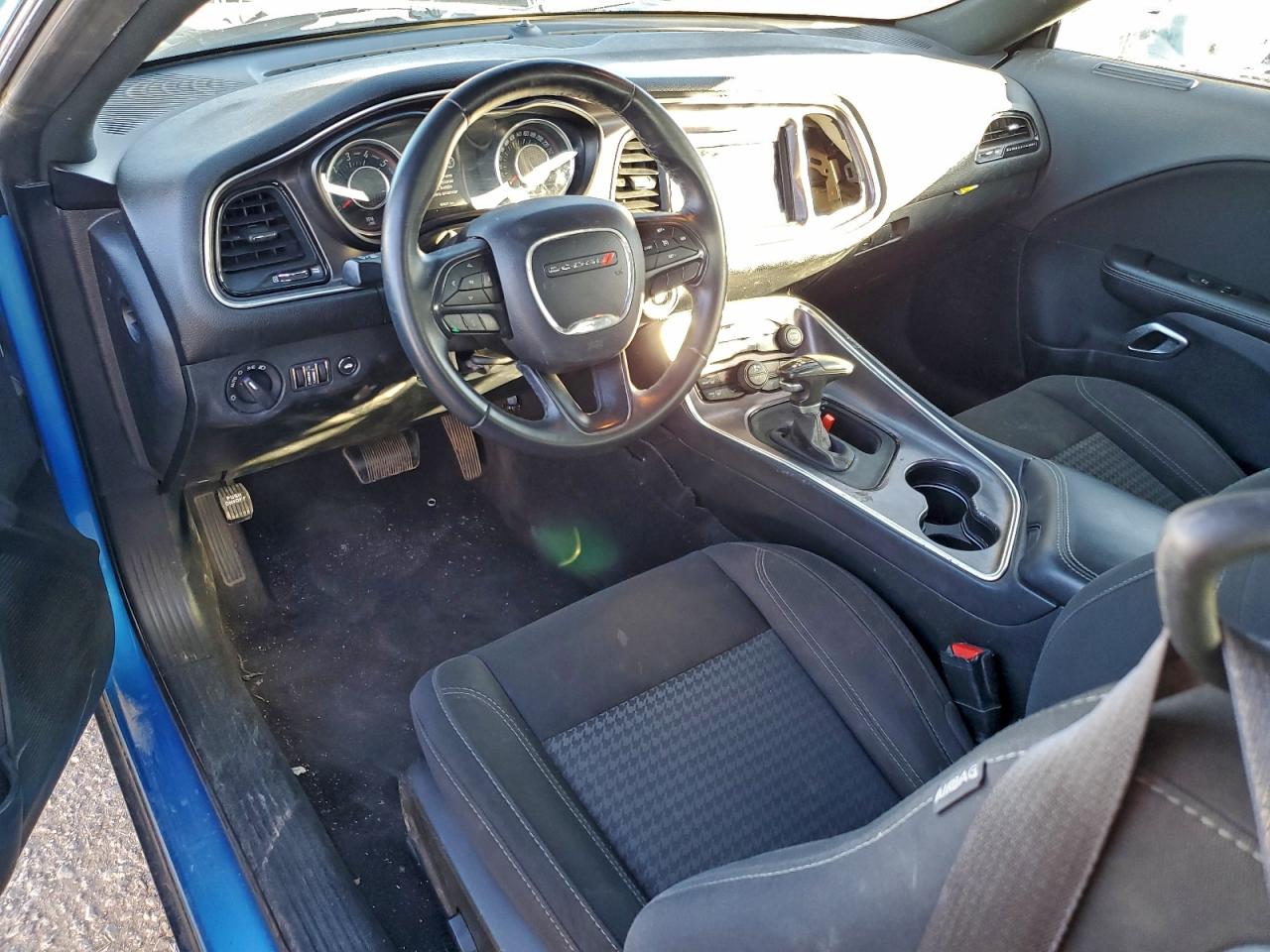 Dodge Challenger Sxt Image 7