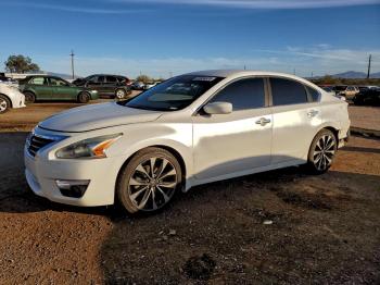 Salvage Nissan Altima