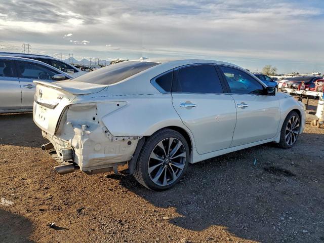 Nissan Altima 2.5 Image 3