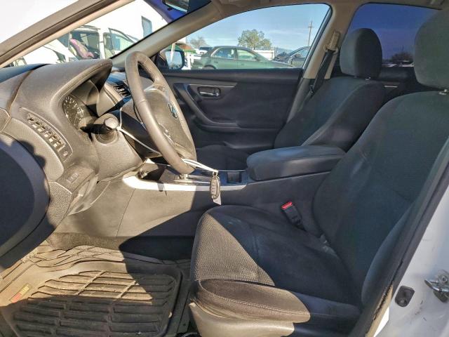 Nissan Altima 2.5 Image 6