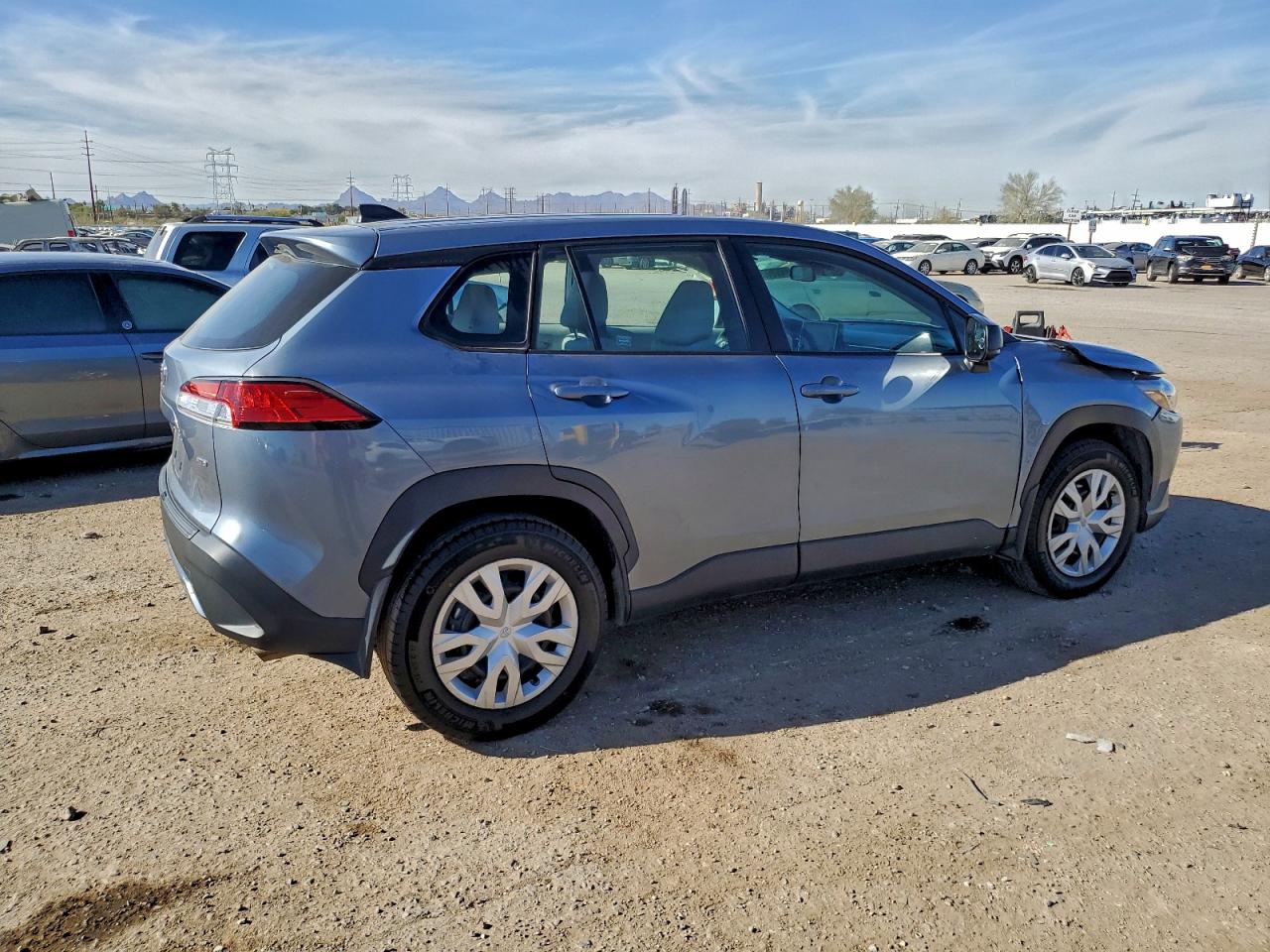 Toyota Corolla L Image 2