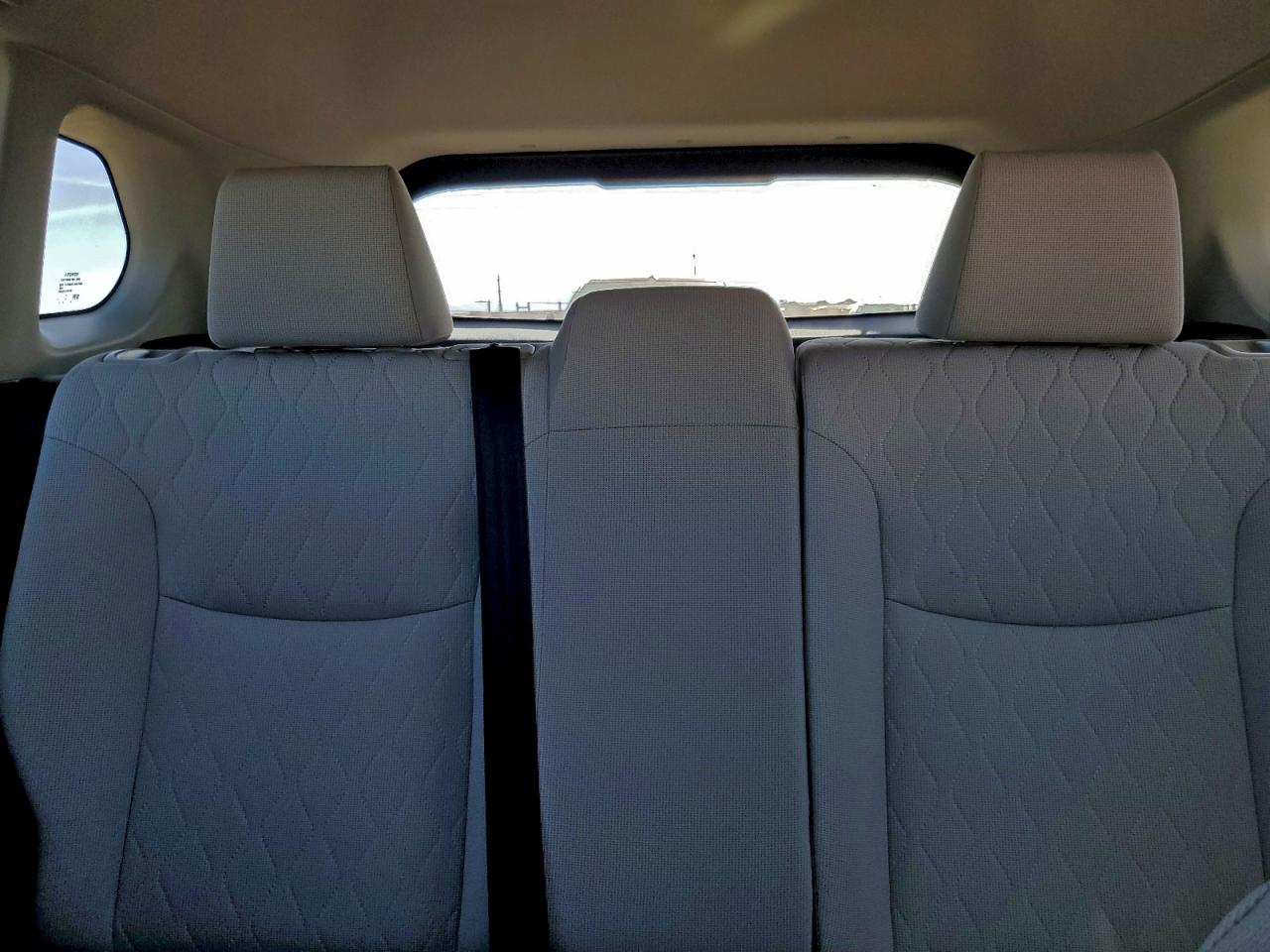 Toyota Corolla L Image 10