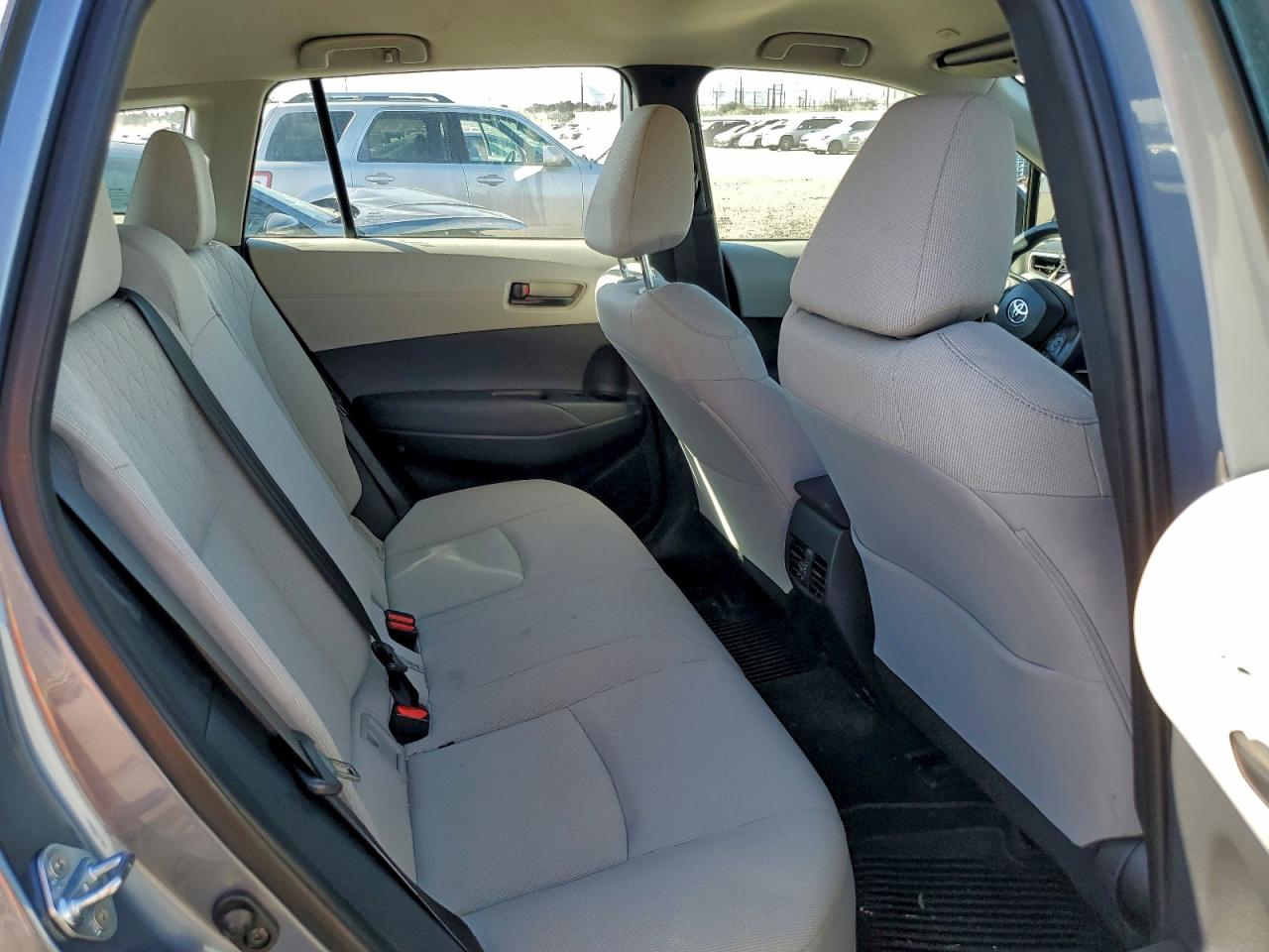 Toyota Corolla L Image 11