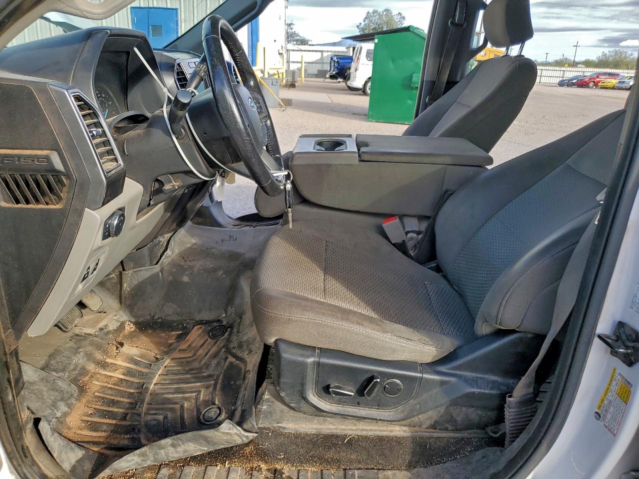 Ford F-150 Supercrew Image 11