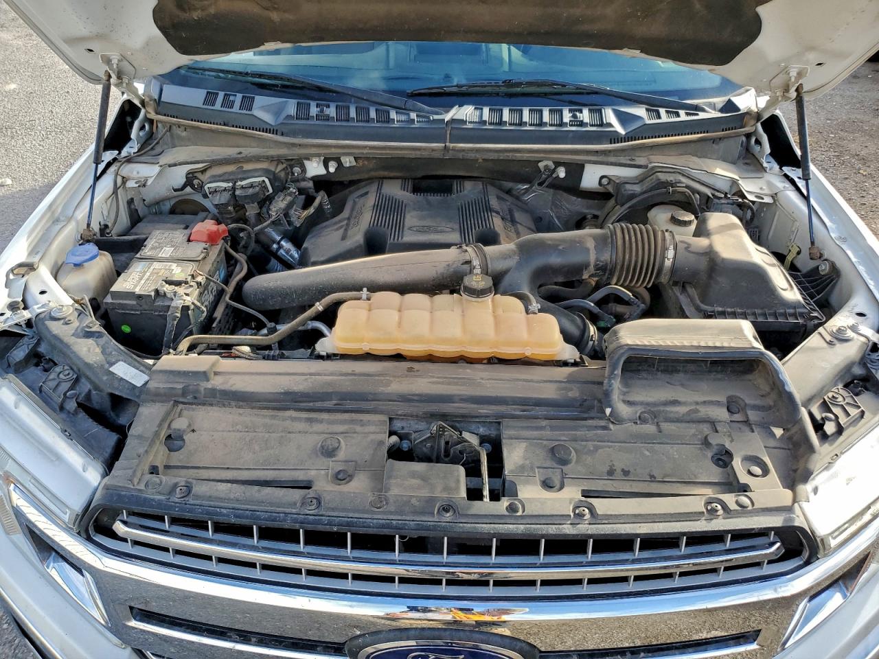 Ford F-150 Supercrew Image 7