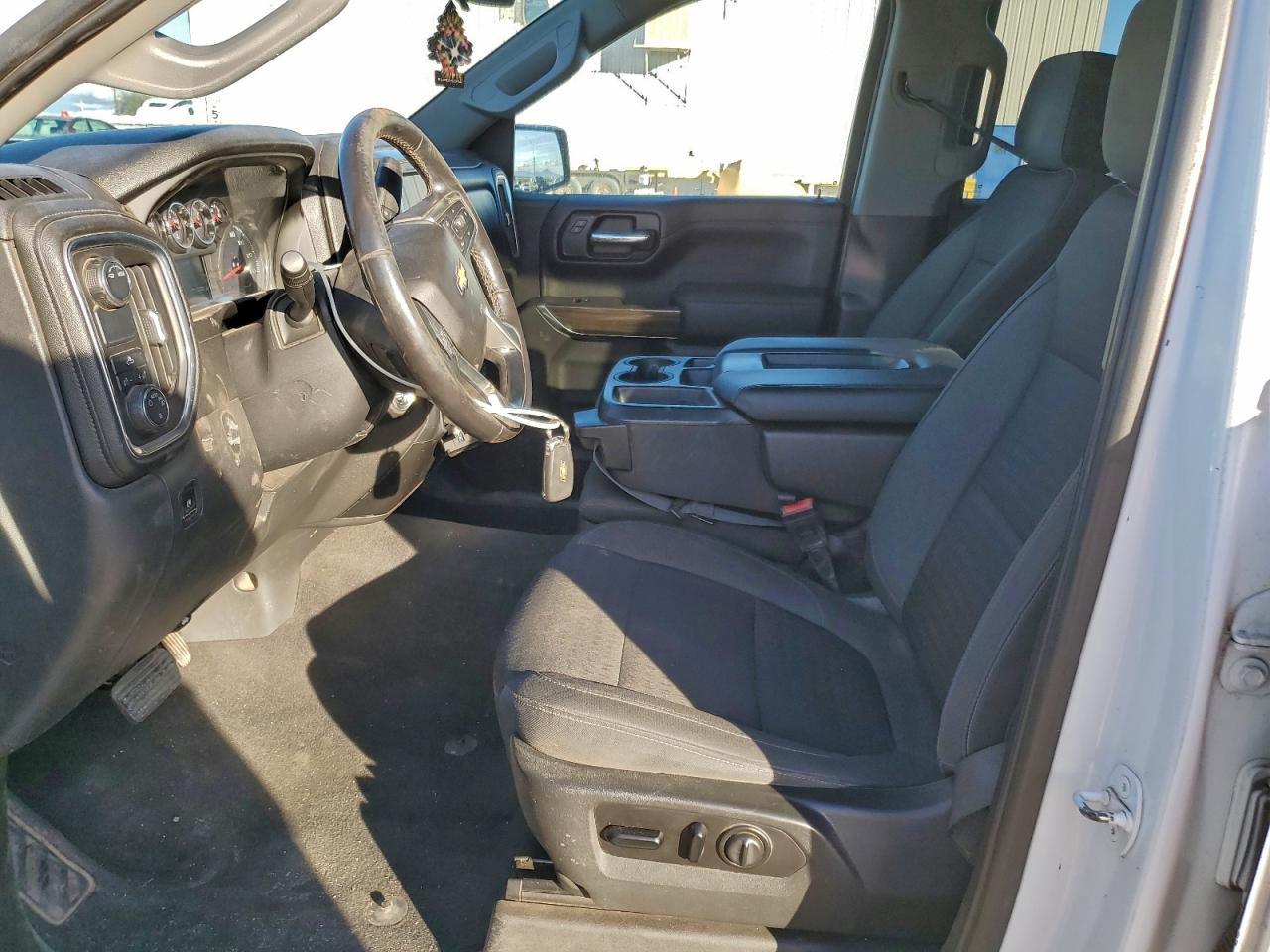 Chevrolet Silverado C1500 Lt Image 6