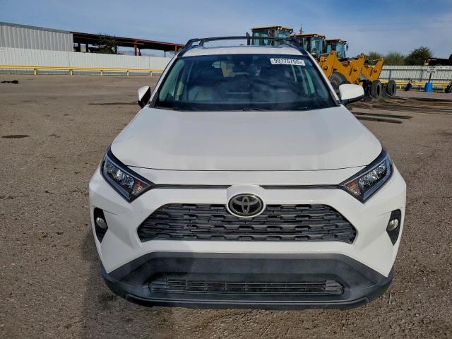 Toyota RAV4 Xle Premium Image 4