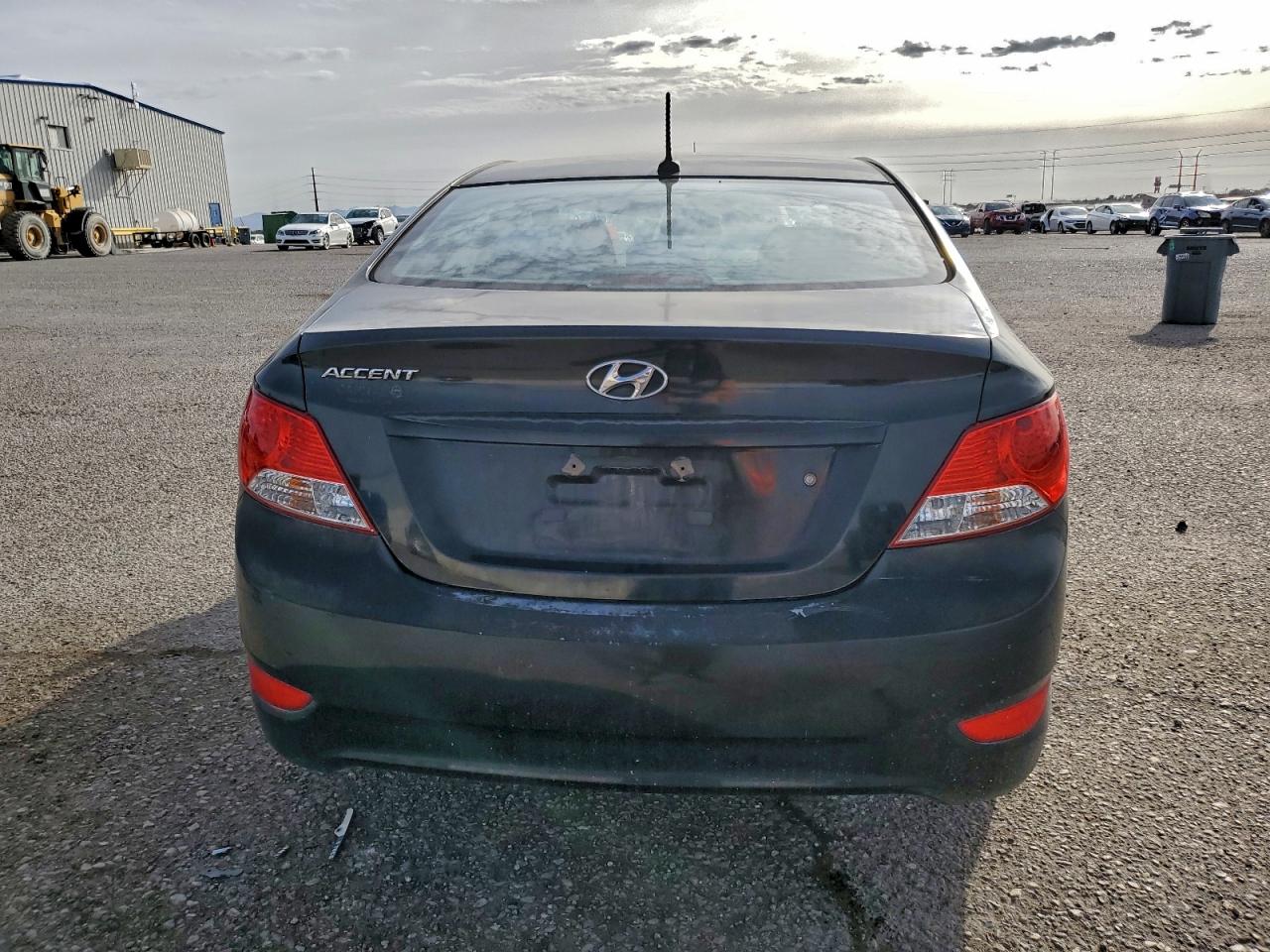 Hyundai ACCENT Gls Image 7