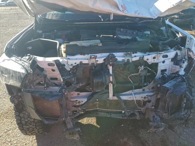 Toyota Tundra Crewmax Platinum Image 12