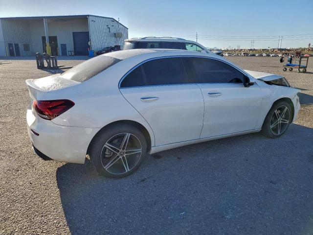 Mercedes-Benz A-Class 220 Image 9