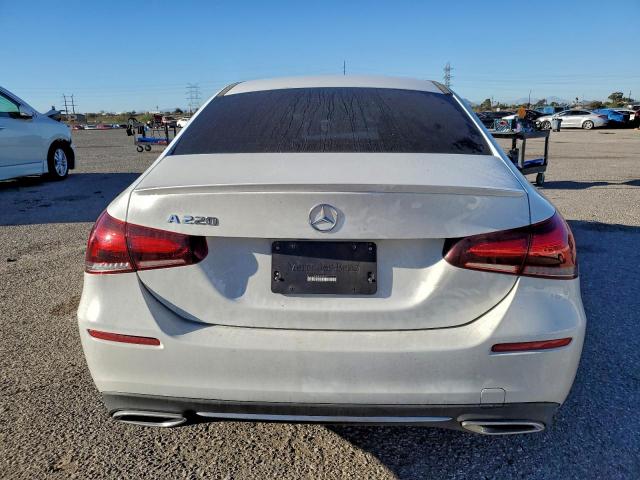 Mercedes-Benz A-Class 220 Image 3