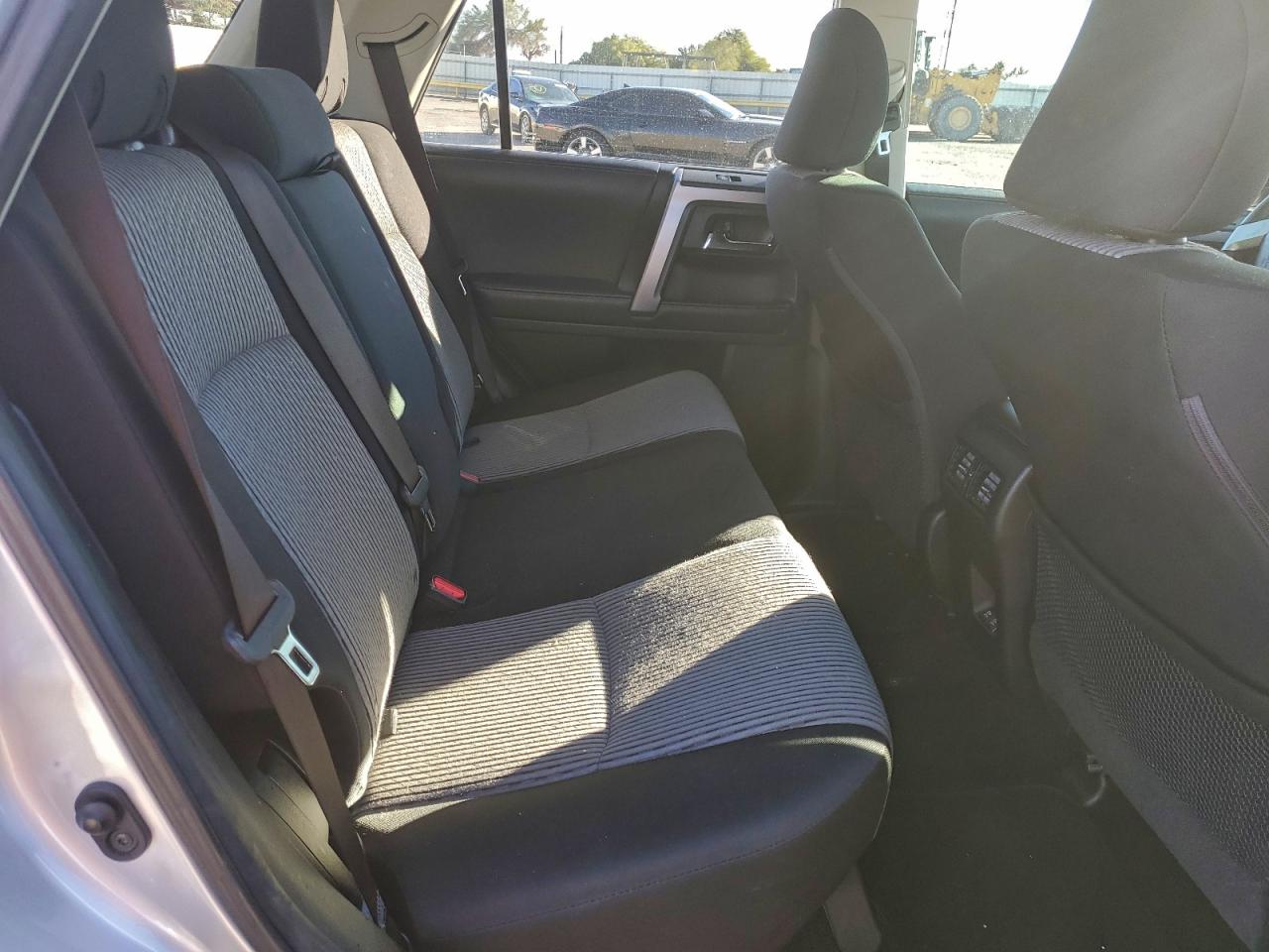 Toyota 4Runner Sr5 Image 8