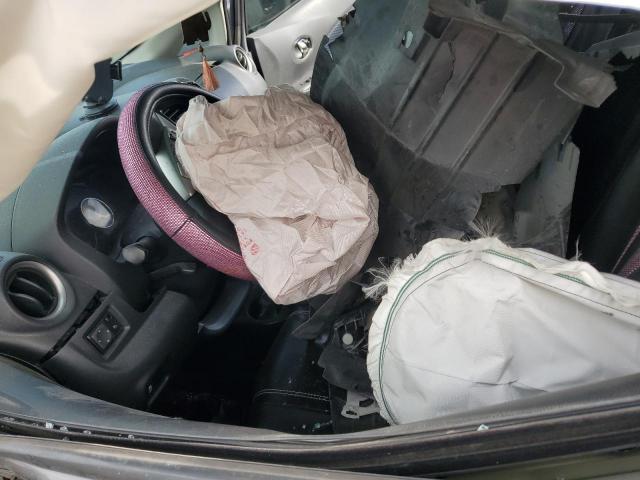 Nissan Versa S Image 8