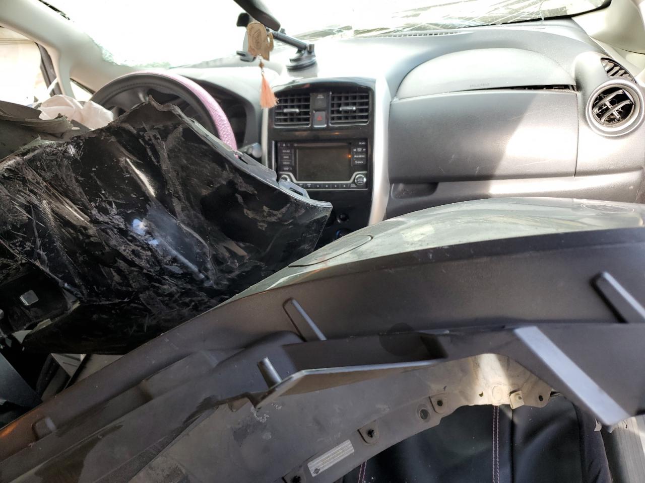 Nissan Versa S Image 5