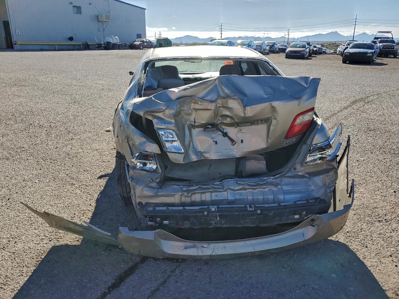 Toyota Camry Ce Image 2