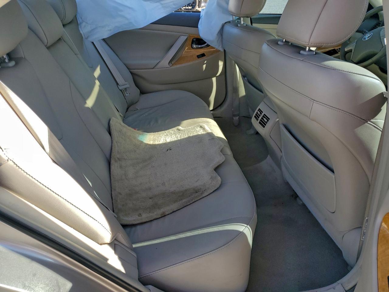 Toyota Camry Ce Image 9