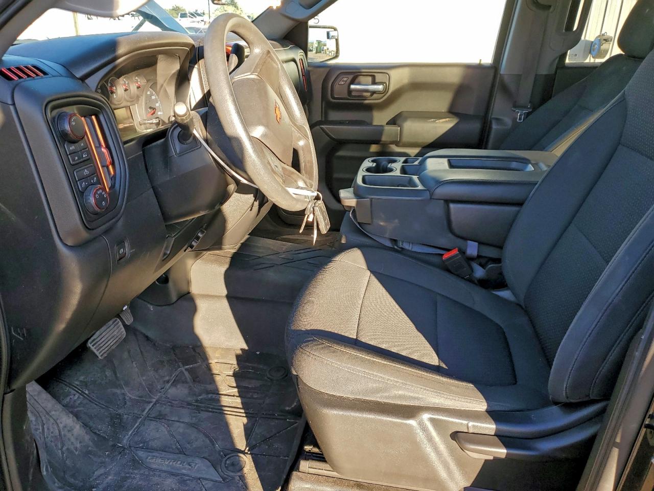 Chevrolet Silverado K1500 Custom Image 7