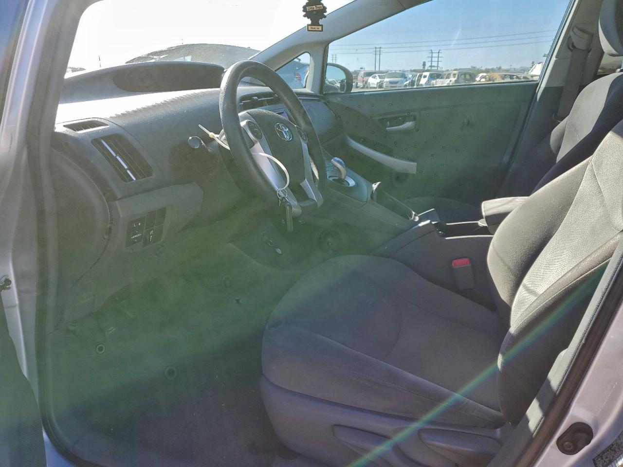 Toyota Prius Image 9